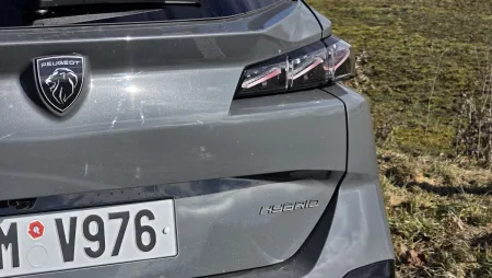 test-2026-peugeot-308-sw-hybrid-hybrid-145-12