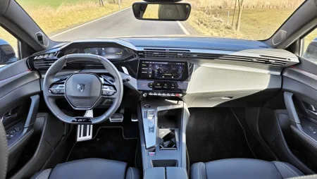 test-2026-peugeot-308-sw-hybrid-hybrid-145-15