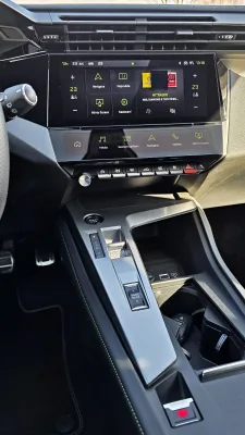 test-2026-peugeot-308-sw-hybrid-hybrid-145-17