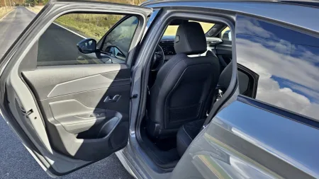 test-2026-peugeot-308-sw-hybrid-hybrid-145-20