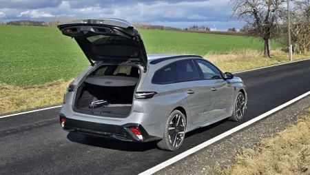 test-2026-peugeot-308-sw-hybrid-hybrid-145-22