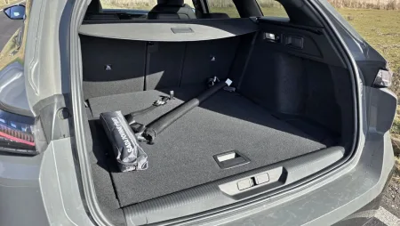 test-2026-peugeot-308-sw-hybrid-hybrid-145-23