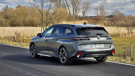 test-2026-peugeot-308-sw-hybrid-hybrid-145-4