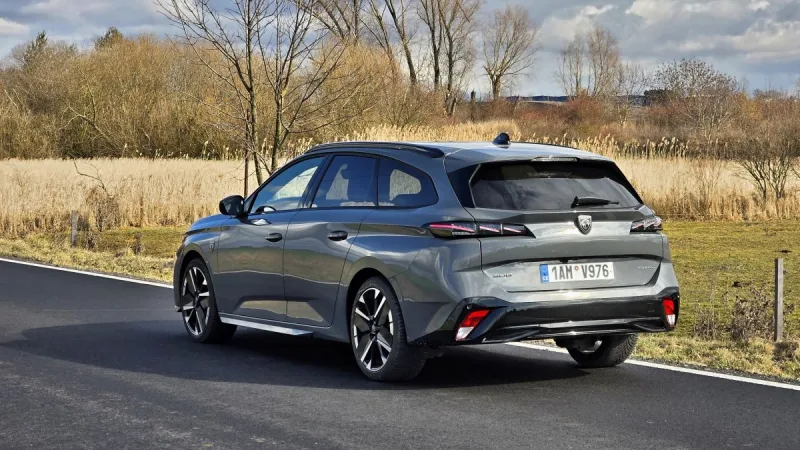 test-2026-peugeot-308-sw-hybrid-hybrid-145-4