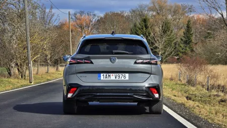 test-2026-peugeot-308-sw-hybrid-hybrid-145-5