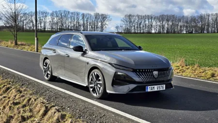 test-2026-peugeot-308-sw-hybrid-hybrid-145-7