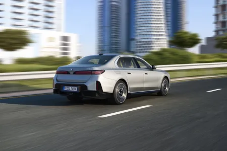 2026-bmw-rady-7-facelift-21