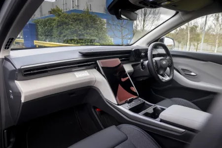 2026-ford-explorer-van-4