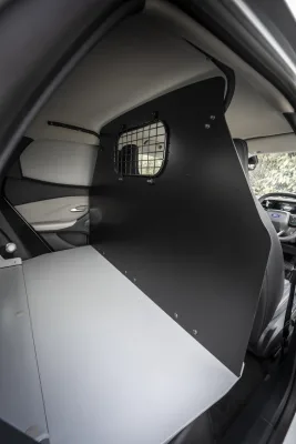 2026-ford-explorer-van-6