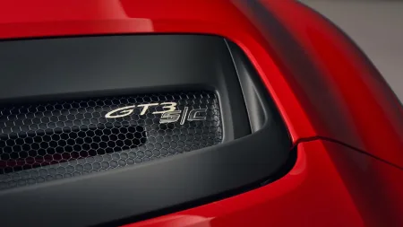 2026-porsche-911-gt3-sc-13