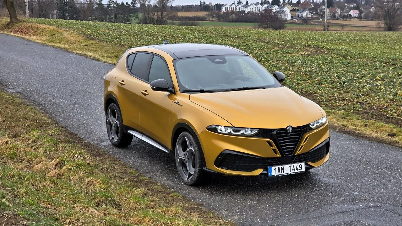 test-2026-alfa-romeo-tonale-1-5-turbo-ibrida-175-tct7-10