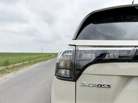 test-2026-suzuki-s-cross-1-4-boosterjet-elegance-black-edition-4x4-6at-26