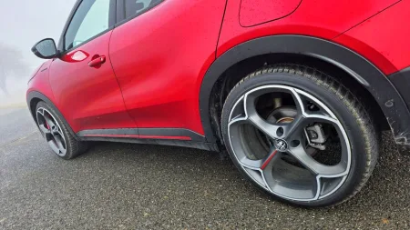 test-2026-elektromobil-alfa-romeo-junioe-elettrica-veloce-14