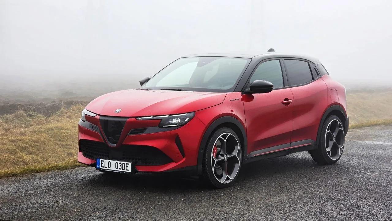 test-2026-elektromobil-alfa-romeo-junioe-elettrica-veloce-2