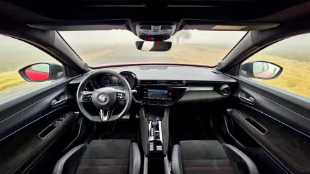 test-2026-elektromobil-alfa-romeo-junioe-elettrica-veloce-27