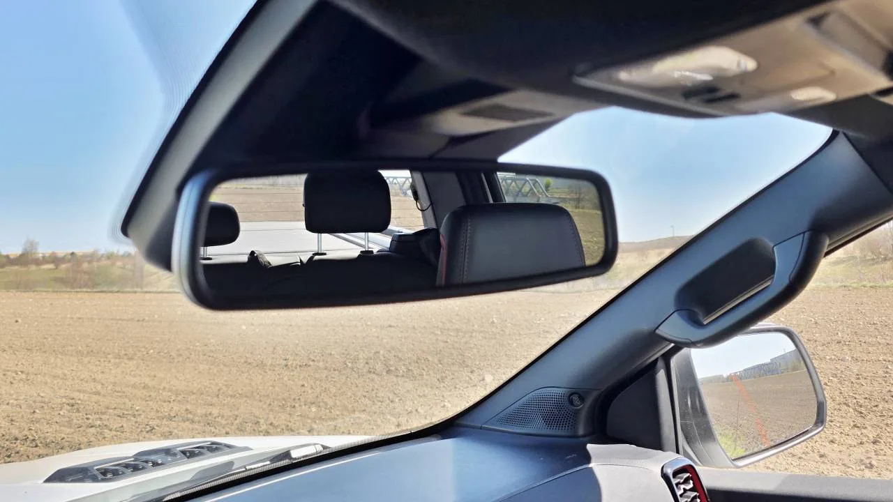 vnitrni-zpetne-zrcatko