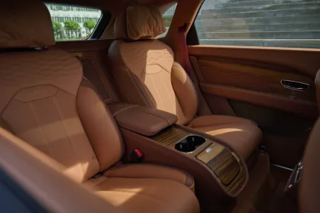 2026-bentley-bentayga-ewb-chalet-edition-9