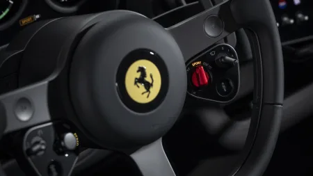 2026-ferrari-luce-elektromobil-19