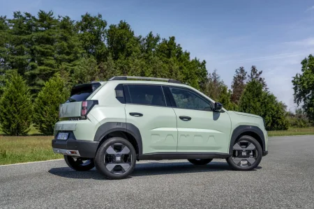 2026-fiat-grande-panda-benzin-s-manualem-2