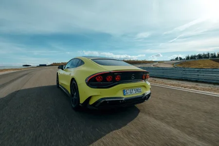 2026-mercedes-amg-gt-ctyrdverove-kupe-nova-generace-18