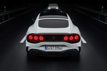 2026-mercedes-amg-gt-ctyrdverove-kupe-nova-generace-20