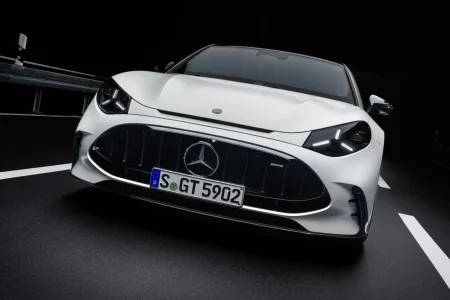 2026-mercedes-amg-gt-ctyrdverove-kupe-nova-generace-21