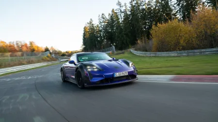 2026-porsche-taycan-turbo-gt-manthey-kit-rekord-nurburgring-2