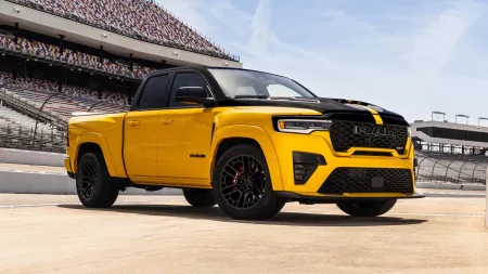 2026-ram-rumble-bee-srt-pick-up-1
