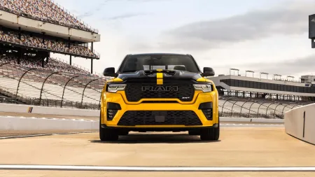 2026-ram-rumble-bee-srt-pick-up-2