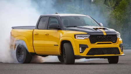 2026-ram-rumble-bee-srt-pick-up-22