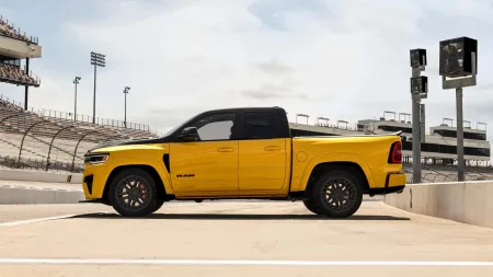 2026-ram-rumble-bee-srt-pick-up-3