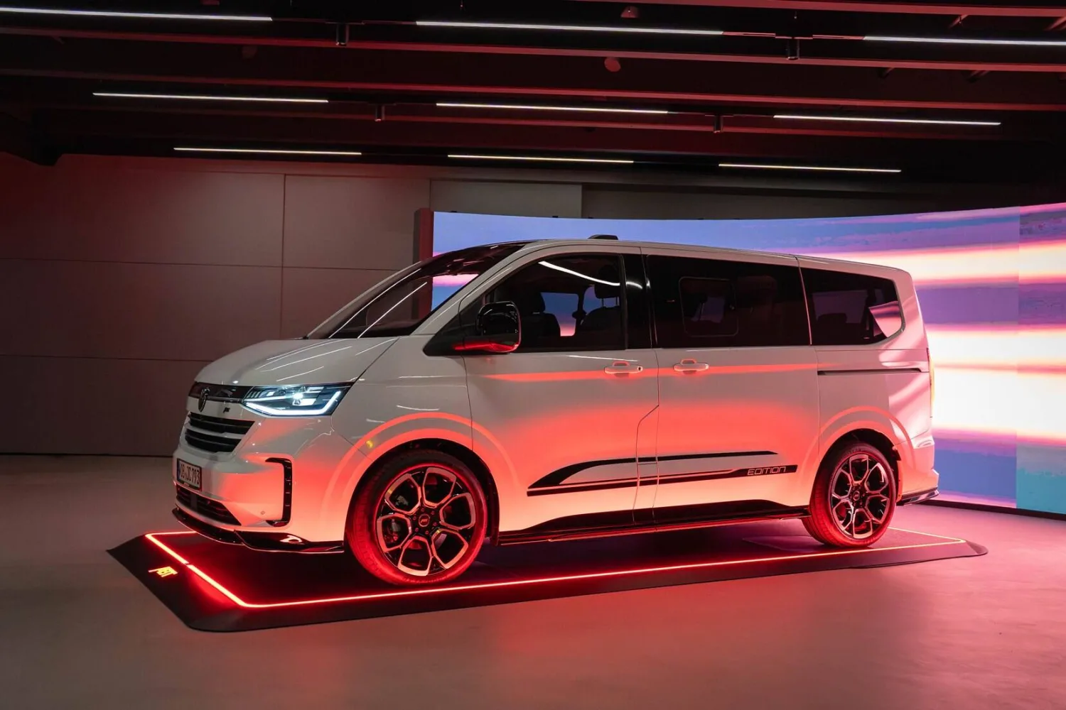 abt-volkswagen_caravelle_t7-1