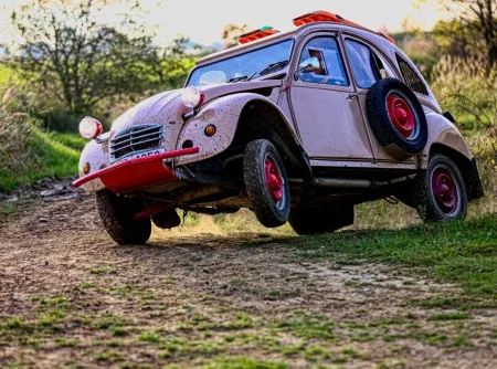 duckar-citroen-2cv-barbora-holicka-lucie-engova