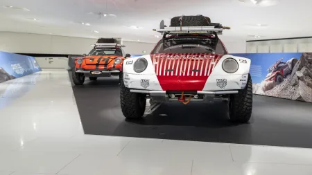 porsche-911-expedice-ojos-del-salado-vystava-porsche-museum-1