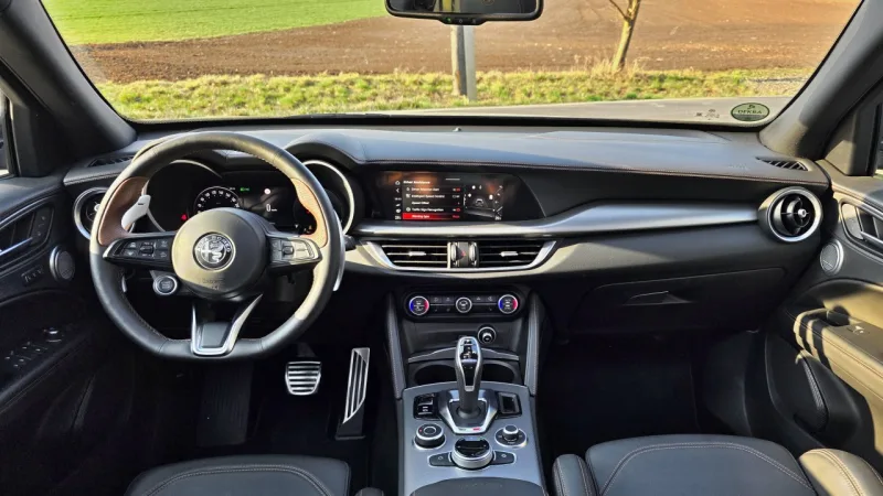 test-2025-alfa-romeo-stelvio-intensa-22-jtdm-19