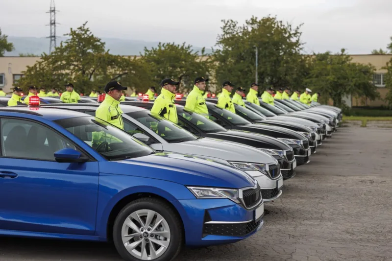 slovensko-policejni-skoda-octavia-a-skoda-superb-1