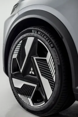 2026-mitsubishi-eclipse-cross-bev-07