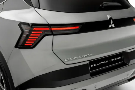 2026-mitsubishi-eclipse-cross-bev-09