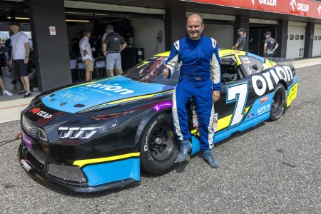 dalibor-gondik-a-tomas-sebek-nascar-ford-mustang-autodrom-most-2