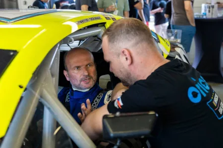 dalibor-gondik-a-tomas-sebek-nascar-ford-mustang-autodrom-most-4