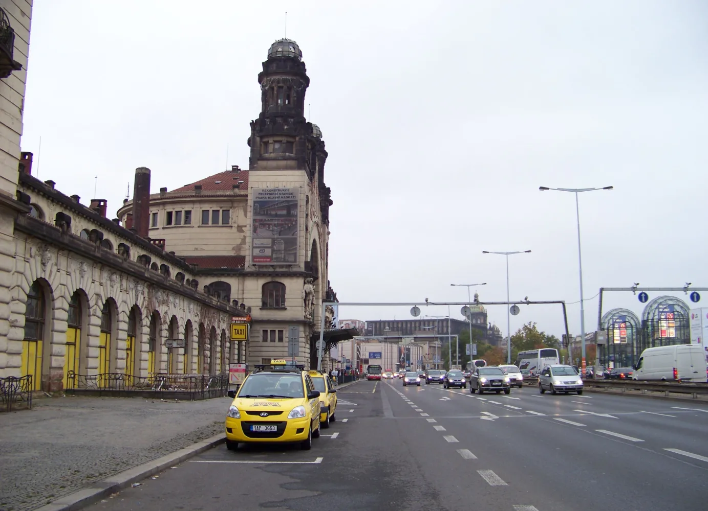 praha-wilsonova_hlavni_nadrazi_taxistanoviste