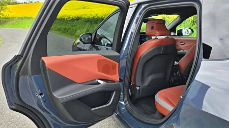 test-bmw-ix3-50-xdrive-2026-29