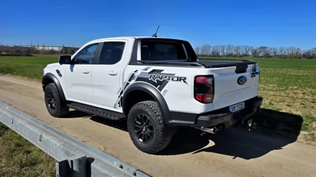 test-2026-ford-ranger-raptor-3-0-ecoboost-v6-twin-turbo-e-4wd-11