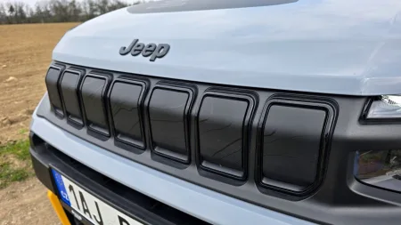 test-2026-jeep-avenger-4xe-north-face-12