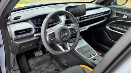 test-2026-jeep-avenger-4xe-north-face-24