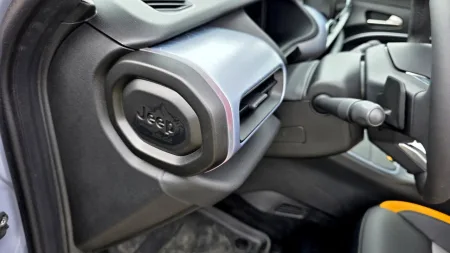 test-2026-jeep-avenger-4xe-north-face-25