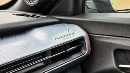 test-2026-jeep-avenger-4xe-north-face-30