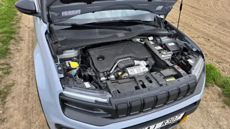 test-2026-jeep-avenger-4xe-north-face-44