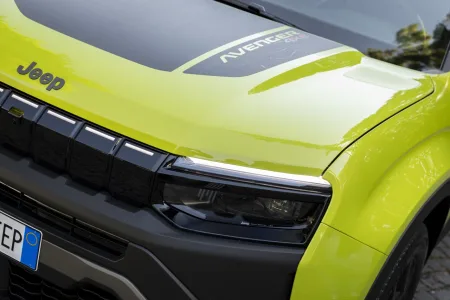 2026-jeep-avenger-4xe-facelift-prvni-jizda-6