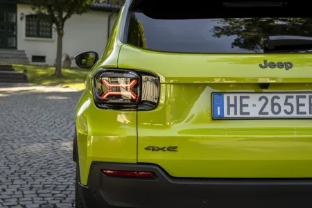 2026-jeep-avenger-4xe-facelift-prvni-jizda-8